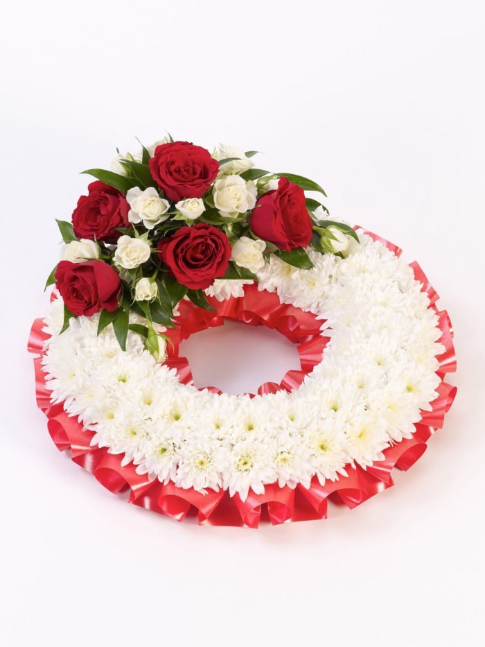 Traditional-Wreath-RED-WHITE